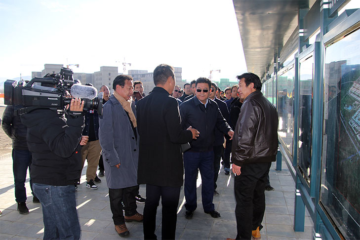 西藏自治区副主席、日喀则市委书记张延清主持召开市委专题会并深入了解了日喀则航龙大宗物资集散交易中心项目的详细情况